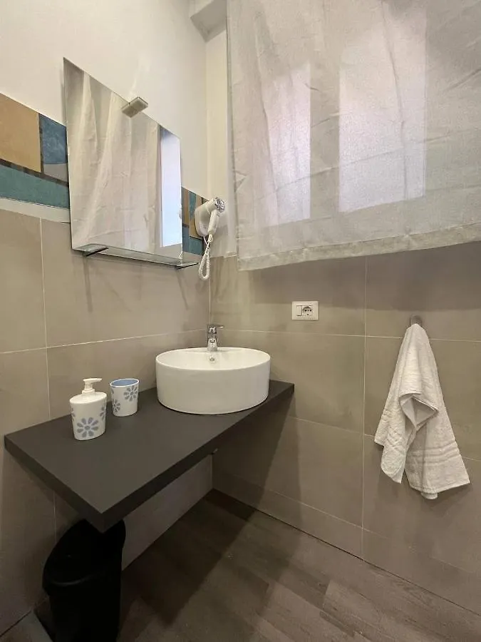 Casa Vacanze Caramagna 2 Aci Castello Apartment